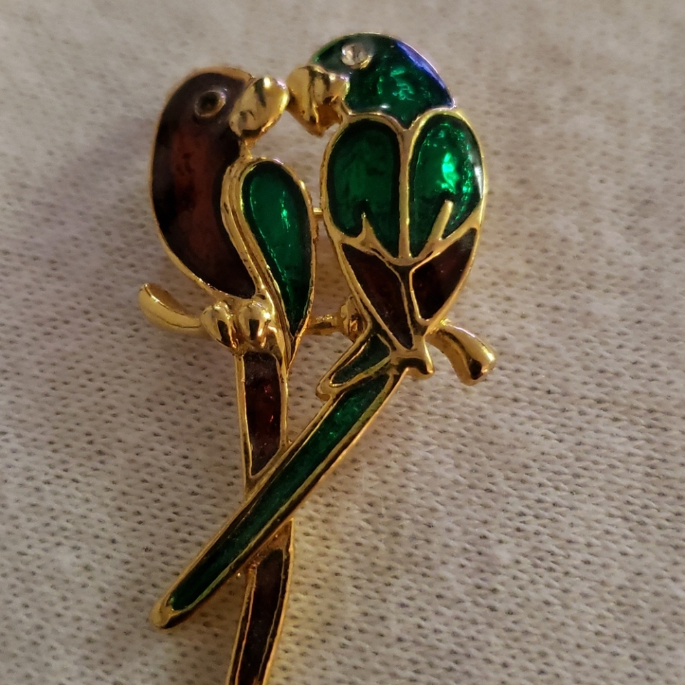 Parrot Pin - Picture 2 of 4